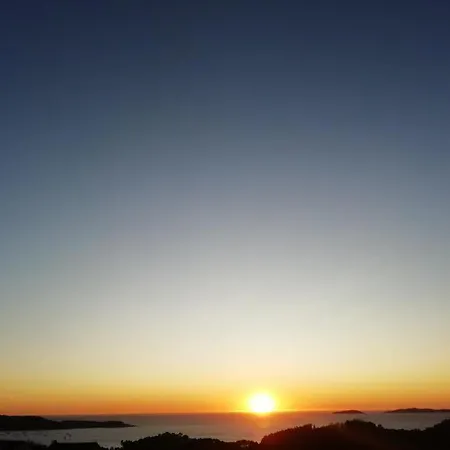 Casa Con Vistas Al Mar:Islas Ons, Ria De Aldan. Comarca de Pontevedra